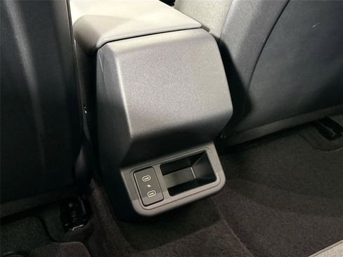 Used 2025 Kia K4 LX image 32