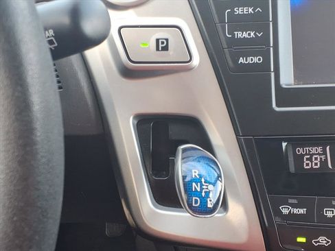 Used 2012 Toyota Prius V Five image 23