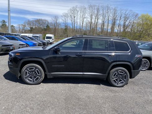 New 2026 Jeep Cherokee Laredo AWD/4WD image 2
