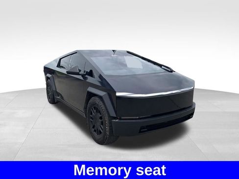 Used 2024 Tesla Cybertruck AWD Crew Cab image 12