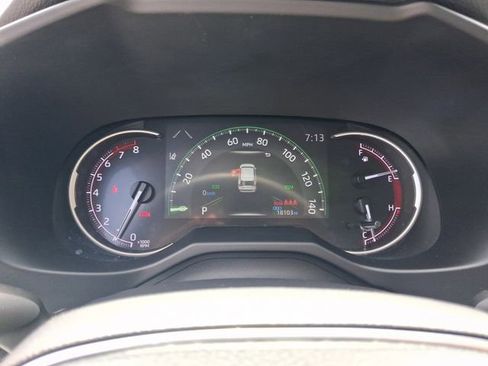 Used 2023 Toyota RAV4 XLE Premium image 17