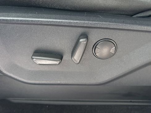 Certified 2022 Ford F150 XLT w/ Equipment Group 302A High image 25