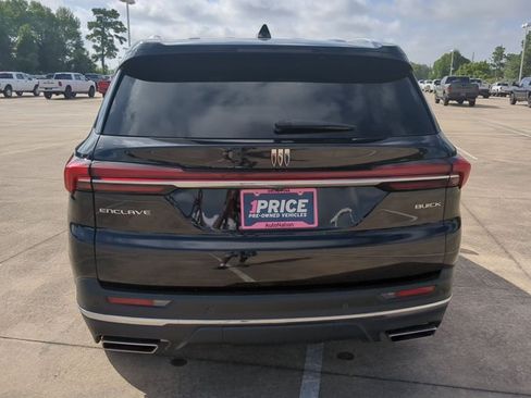 Used 2025 Buick Enclave Preferred FWD image 7