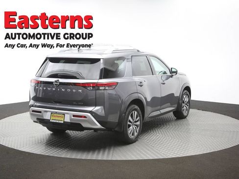 Used 2023 Nissan Pathfinder SL AWD/4WD image 40
