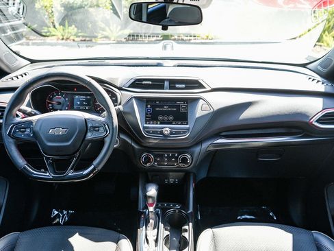 Used 2023 Chevrolet TrailBlazer RS FWD image 11