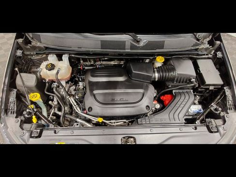 Used 2023 Chrysler Voyager LX FWD image 60