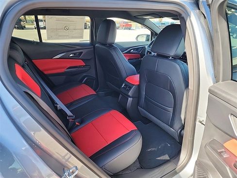 New 2025 Chevrolet Equinox EV RS image 25