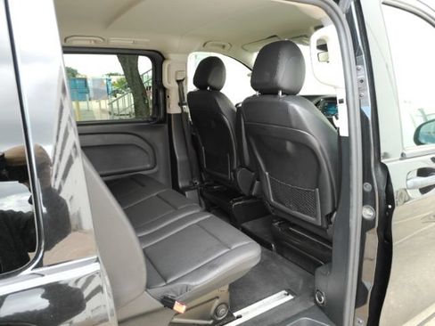 Used 2023 Mercedes-Benz Metris Passenger image 24