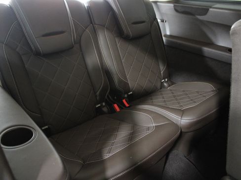 Used 2018 Mercedes-Benz GLS 550 4MATIC image 24