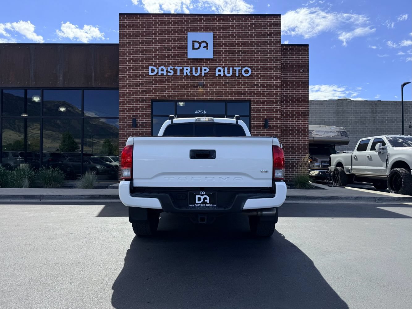 Used 2016 Toyota Tacoma TRD Sport w/ Towing Package AWD/4WD image 7
