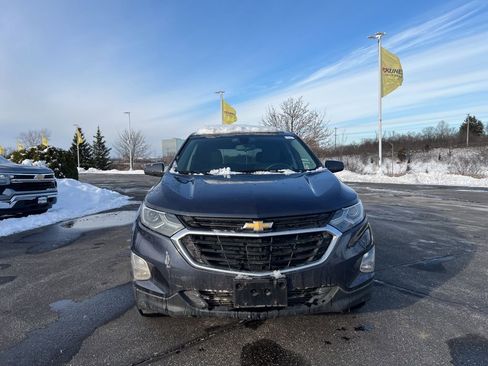 Used 2018 Chevrolet Equinox LT image 2