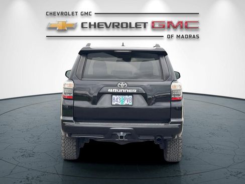 Used 2022 Toyota 4Runner TRD Sport AWD/4WD image 4