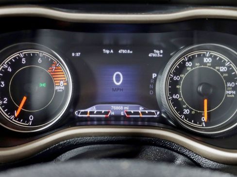 Used 2017 Jeep Cherokee High Altitude w/ Luxury Group image 16