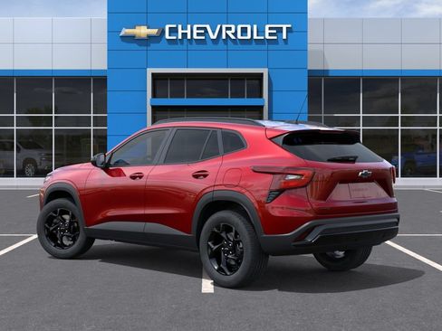 New 2026 Chevrolet Trax LT w/ Sunroof Package FWD image 3
