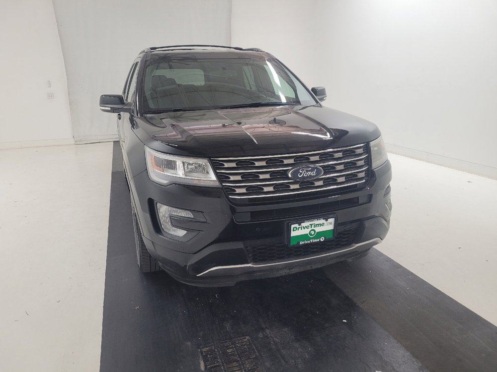 Used 2017 Ford Explorer XLT w/ Equipment Group 202A FWD image 14