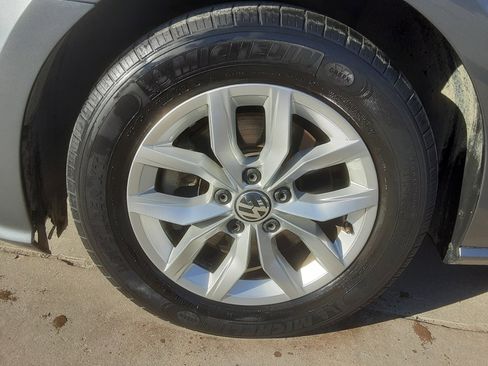 Used 2016 Volkswagen Passat 1.8T S image 13