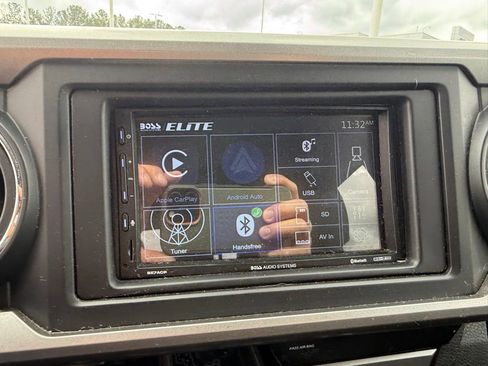 Used 2018 Toyota Tacoma SR5 image 19