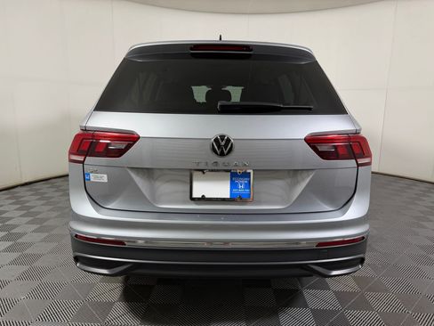 Used 2022 Volkswagen Tiguan SE FWD image 8
