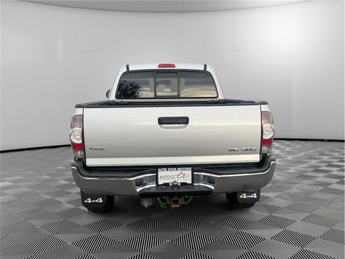 Used 2012 Toyota Tacoma 4x4 Access Cab V6 w/ SR5 Pkg image 5