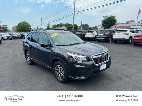 Used 2019 Subaru Forester Premium image 1