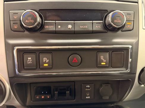 Used 2016 Nissan Titan PRO-4X image 35