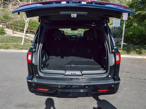 Used 2021 Lincoln Navigator L Reserve image 37