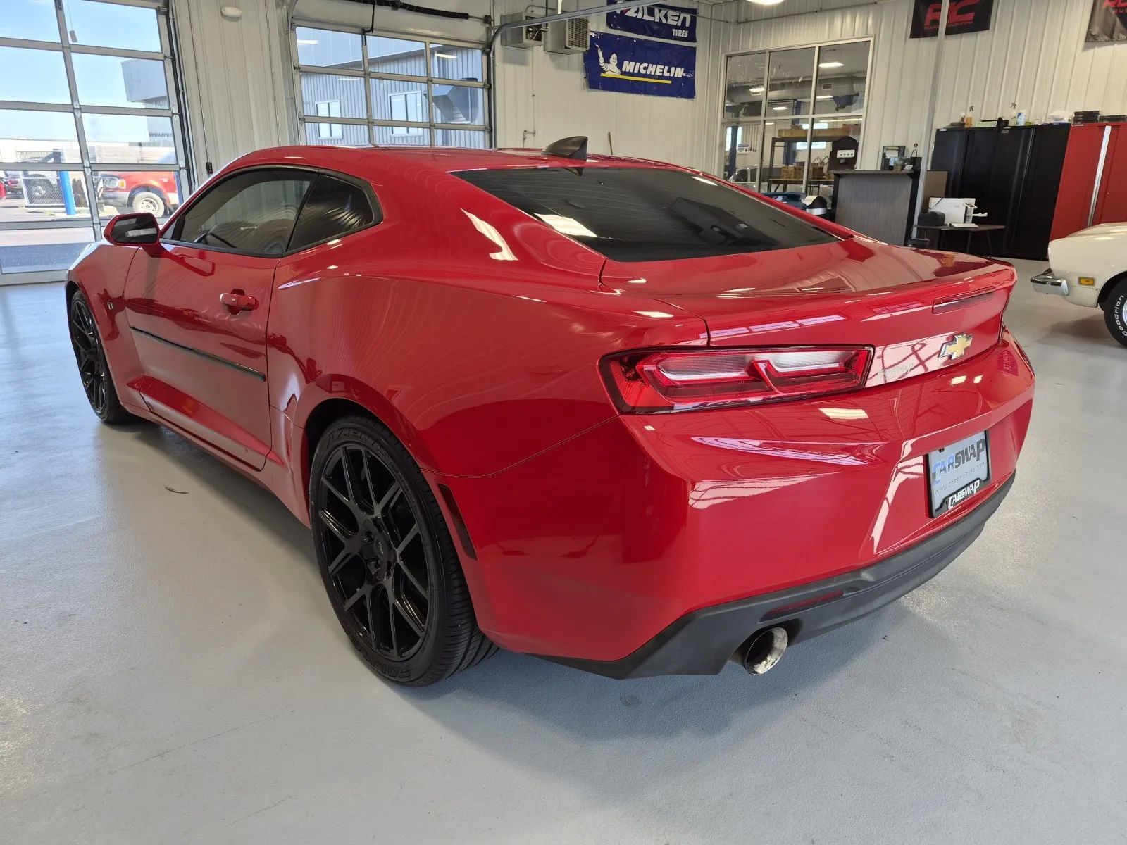 Used 2017 Chevrolet Camaro LT RWD image 5