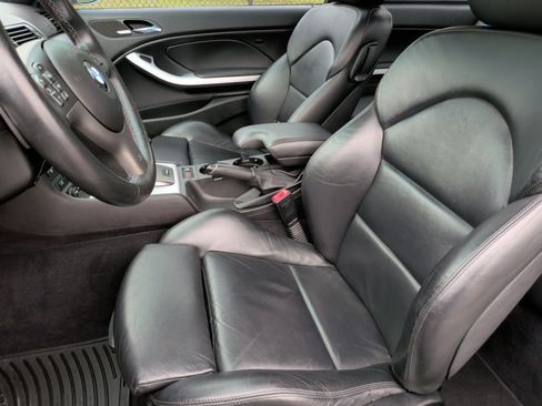 Used 2005 BMW M3 Coupe image 25