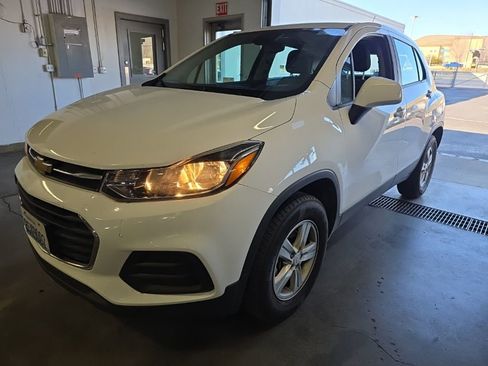 Used 2020 Chevrolet Trax LS image 18