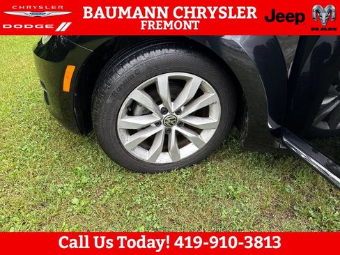 Used 2015 Volkswagen Beetle TDI FWD image 27