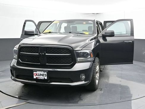Used 2015 RAM 1500 Express AWD/4WD image 30