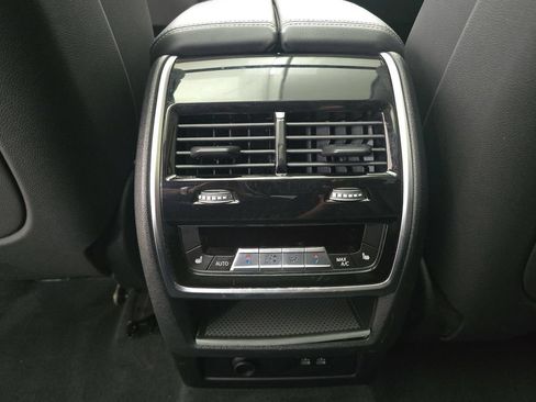 Used 2020 BMW X7 xDrive40i w/ Premium Package AWD/4WD image 26