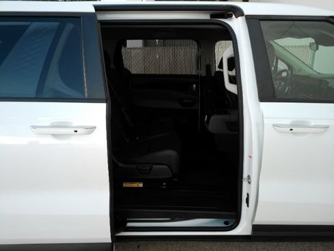 Used 2026 Kia Carnival LXS FWD image 24