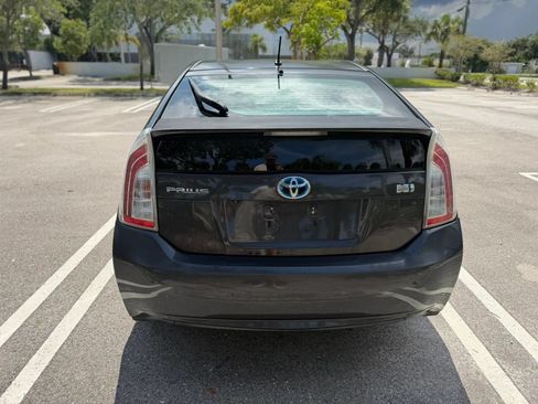 Used 2015 Toyota Prius Two FWD image 8