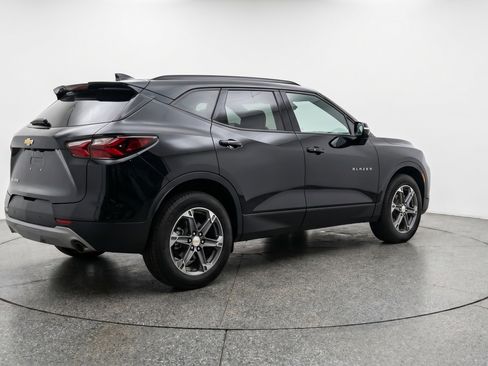 Used 2025 Chevrolet Blazer LT FWD image 9