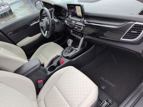 Used 2023 Kia Seltos EX image 29