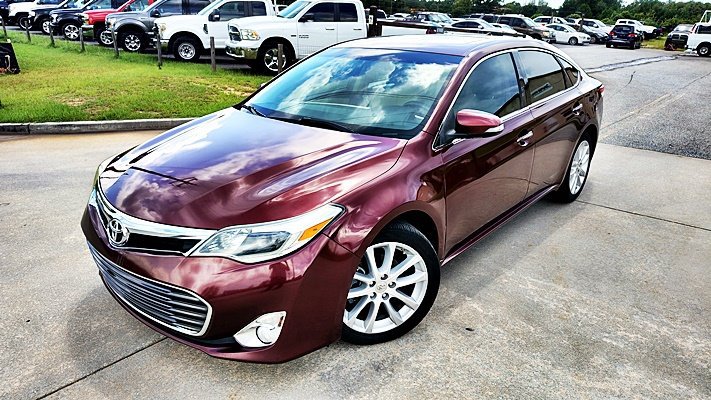 Used 2013 Toyota Avalon Limited FWD image 3