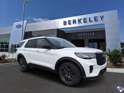 New 2026 Ford Explorer ST-Line w/ ST-Line Street Pack AWD/4WD image 1