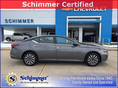 Used 2024 Nissan Altima 2.5 SV image 1