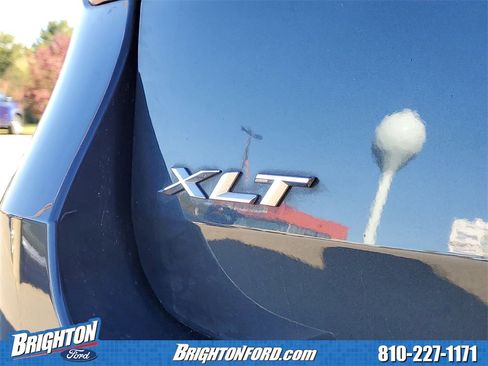 Used 2023 Ford Explorer XLT w/ Equipment Group 202A image 5