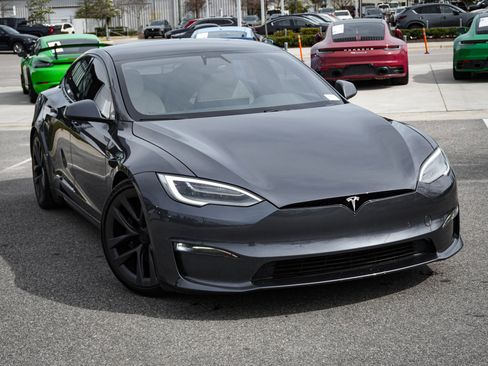 Used 2021 Tesla Model S Plaid image 2
