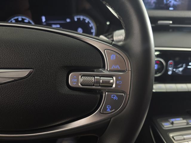 Used 2025 Genesis GV70 2.5T AWD/4WD image 13