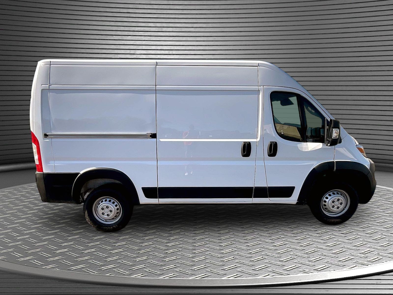 Used 2025 RAM ProMaster 2500 w/ Convenience Group FWD image 8