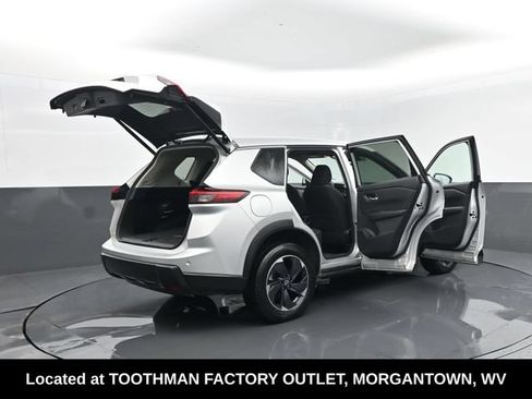 Used 2024 Nissan Rogue SV AWD/4WD image 29