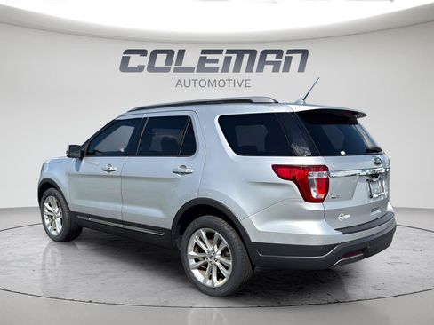 Used 2019 Ford Explorer XLT w/ Equipment Group 202A AWD/4WD image 10
