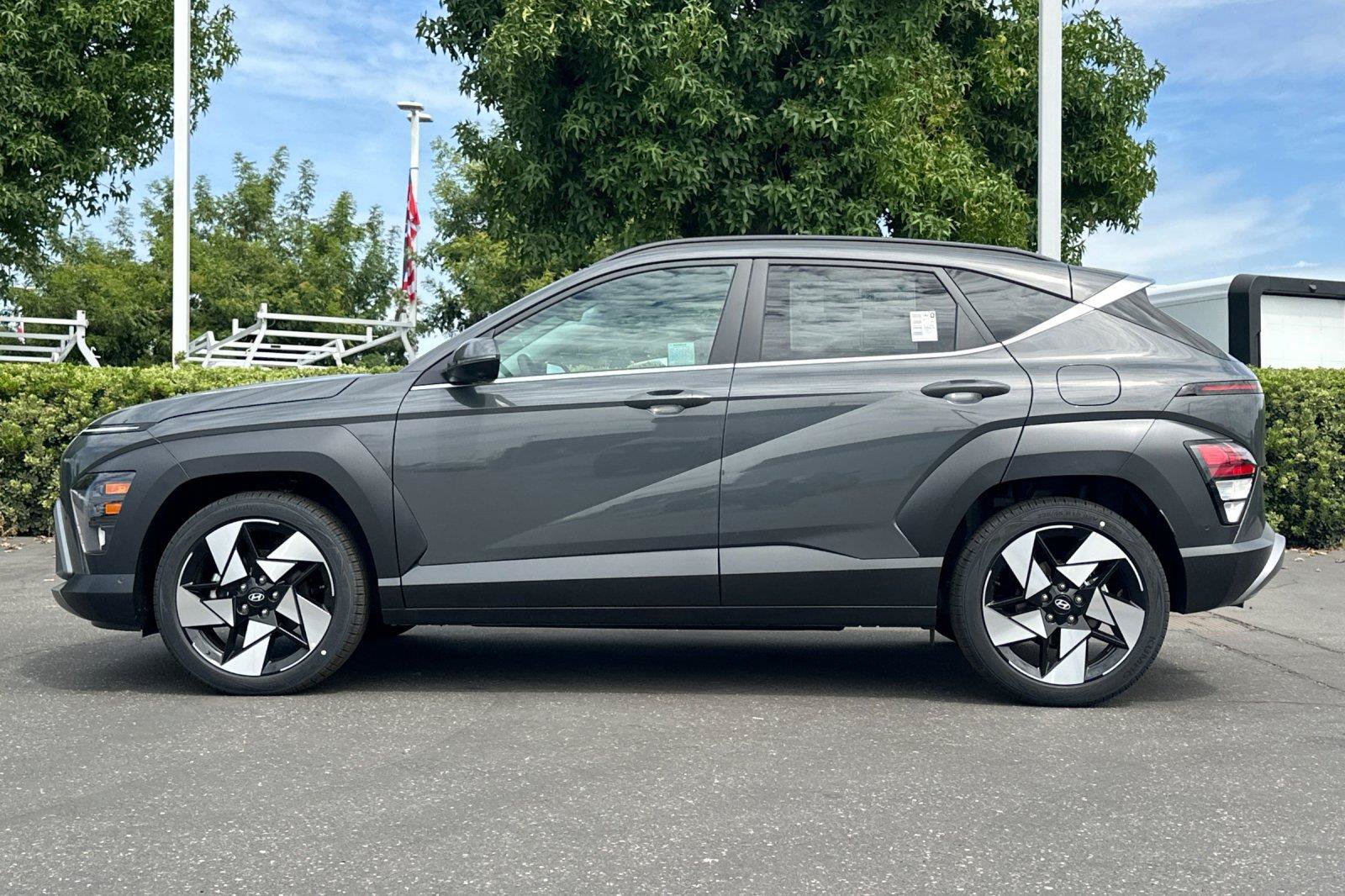 New 2026 Hyundai Kona Limited FWD image 6