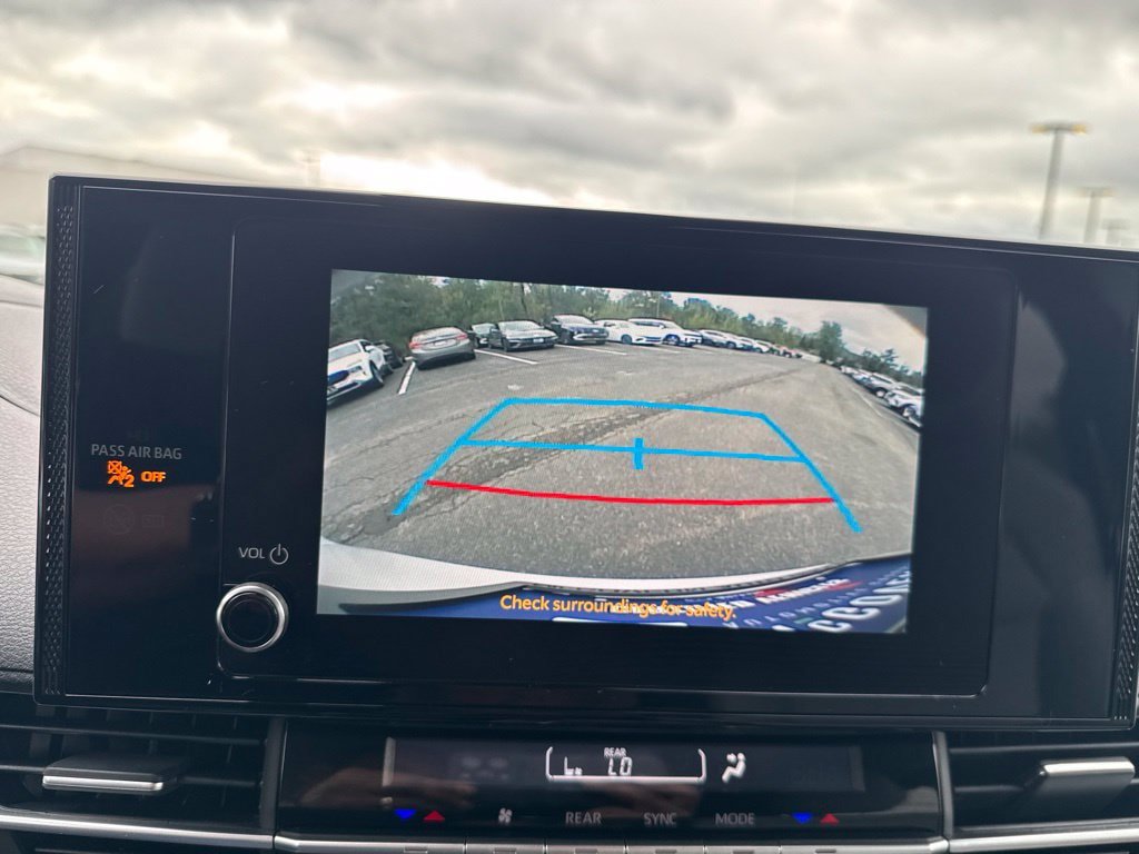 Used 2026 Toyota Sienna LE FWD image 17
