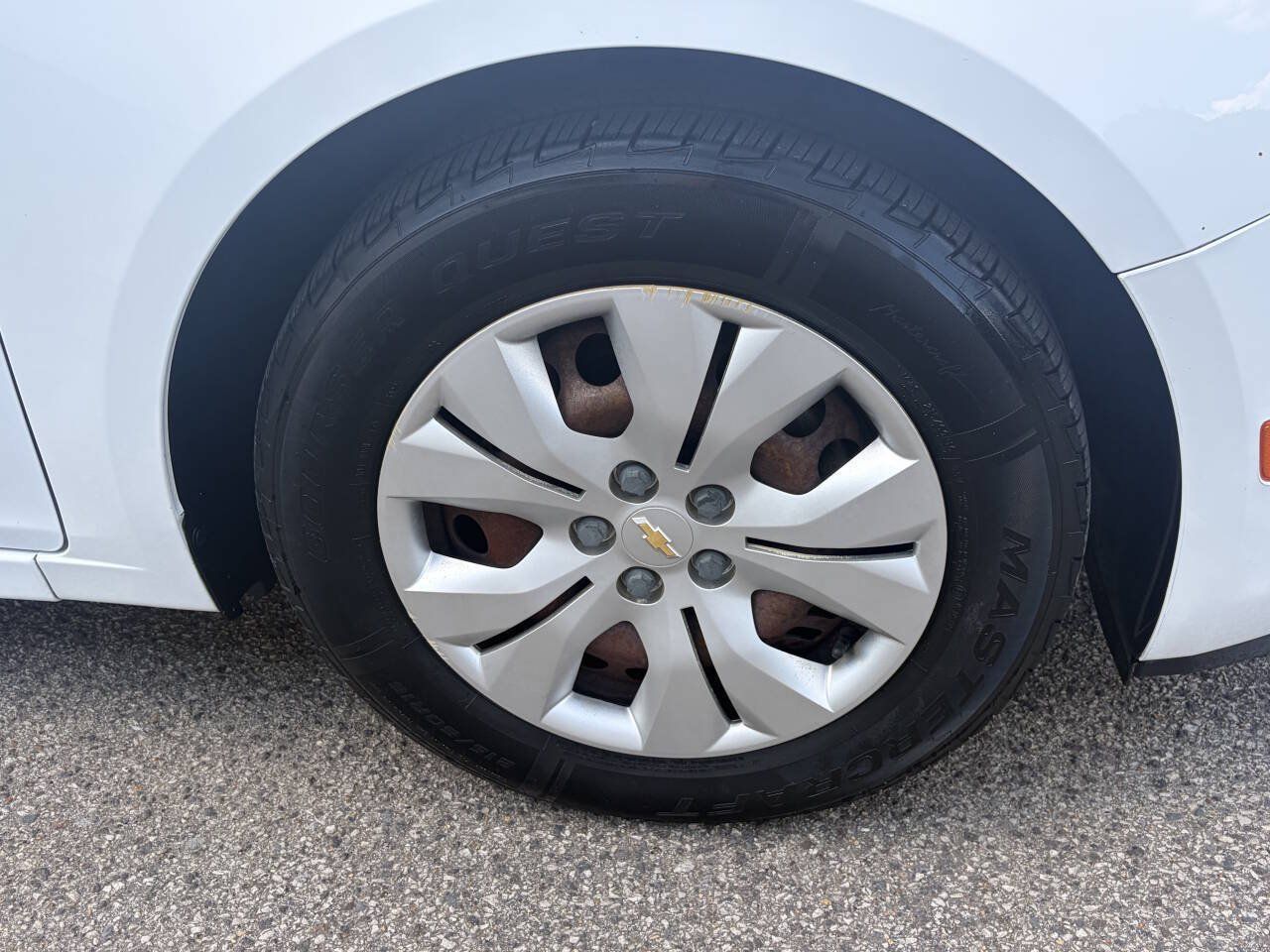 Used 2016 Chevrolet Cruze LS FWD image 11