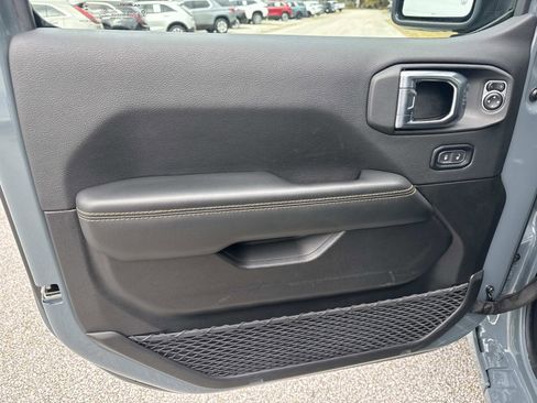 Used 2025 Jeep Wrangler Sahara w/ Safety Group image 17