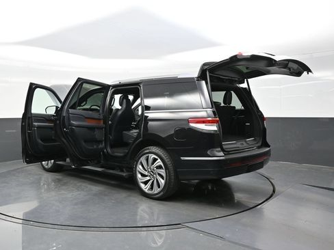 Used 2022 Lincoln Navigator Reserve AWD/4WD image 45